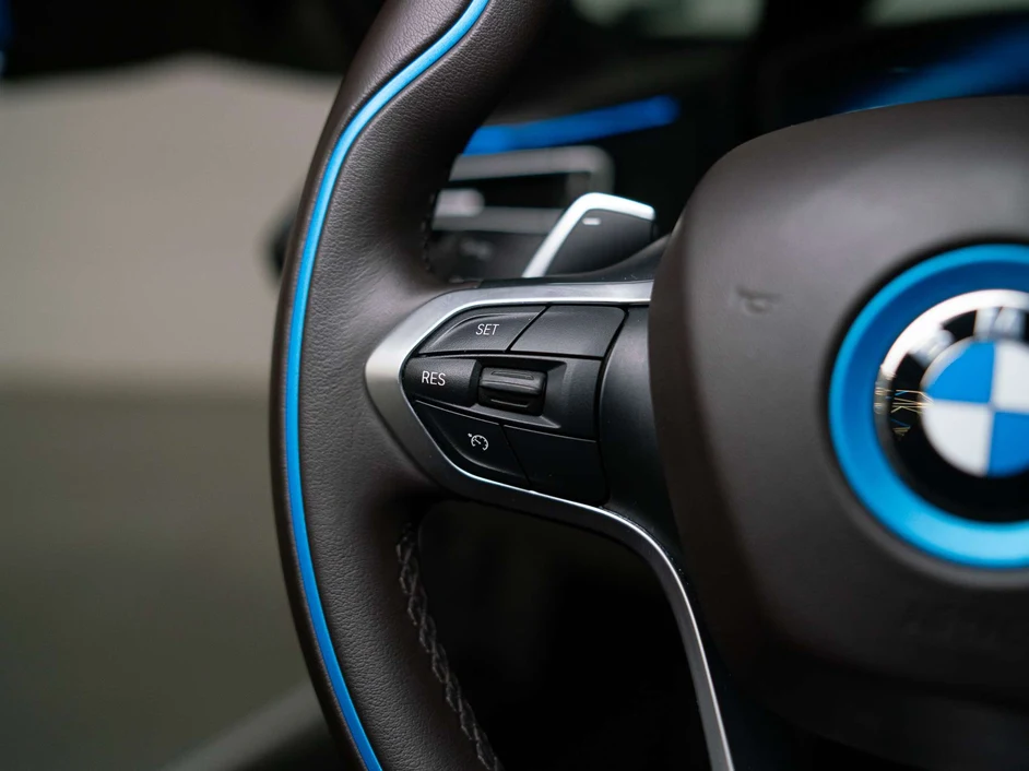 2019 BMW i8, 11/30