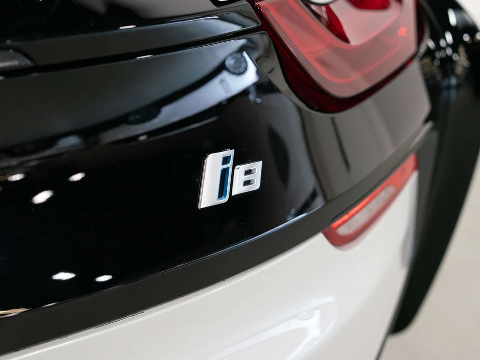 2019 BMW i8, 20/30