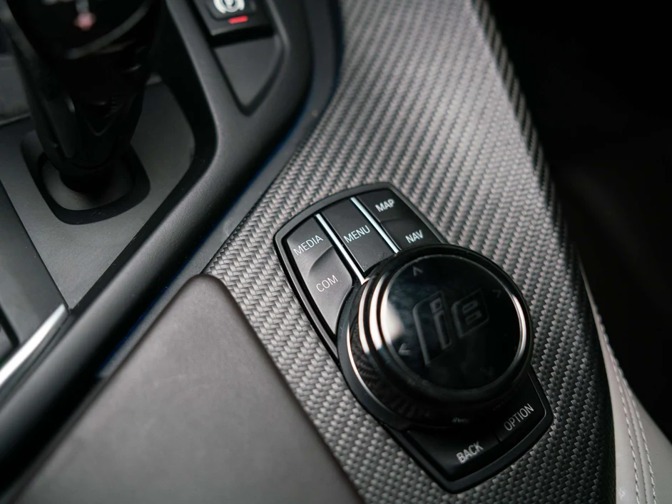 2019 BMW i8, 28/30