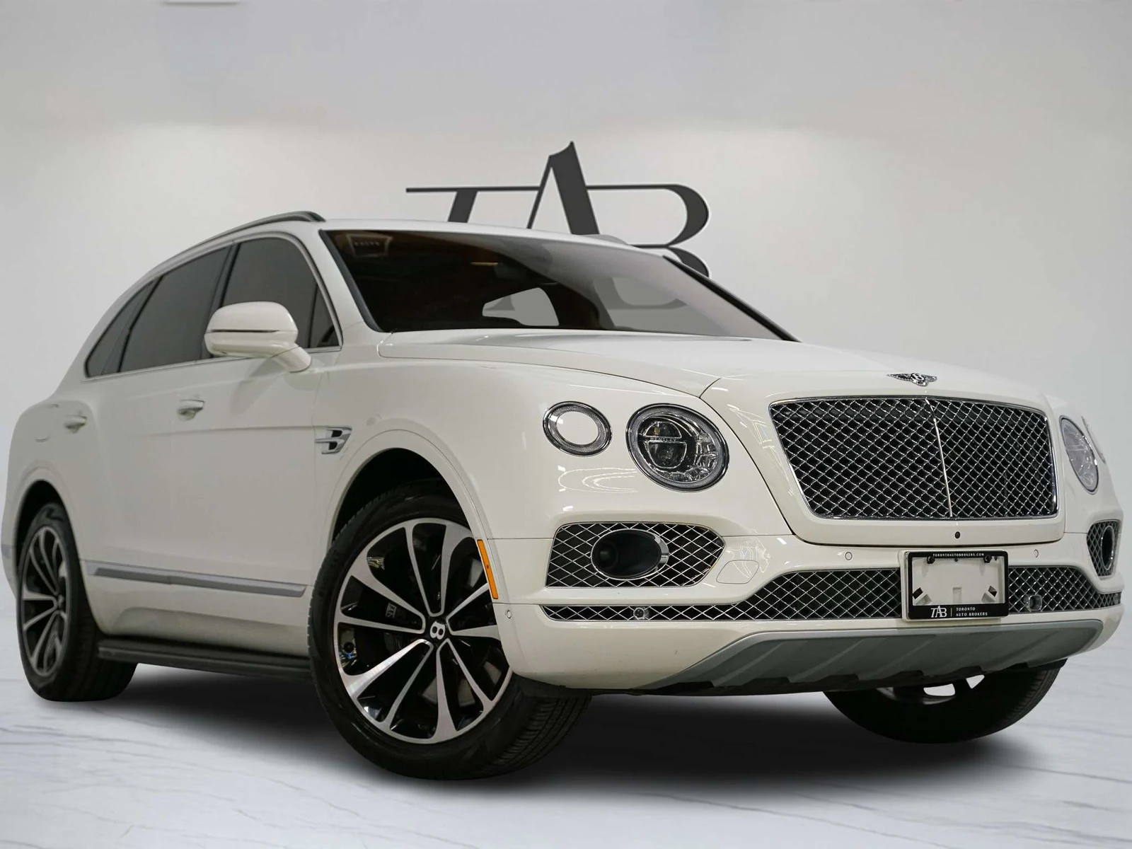 2017 Bentley Bentayga W12, 2/30