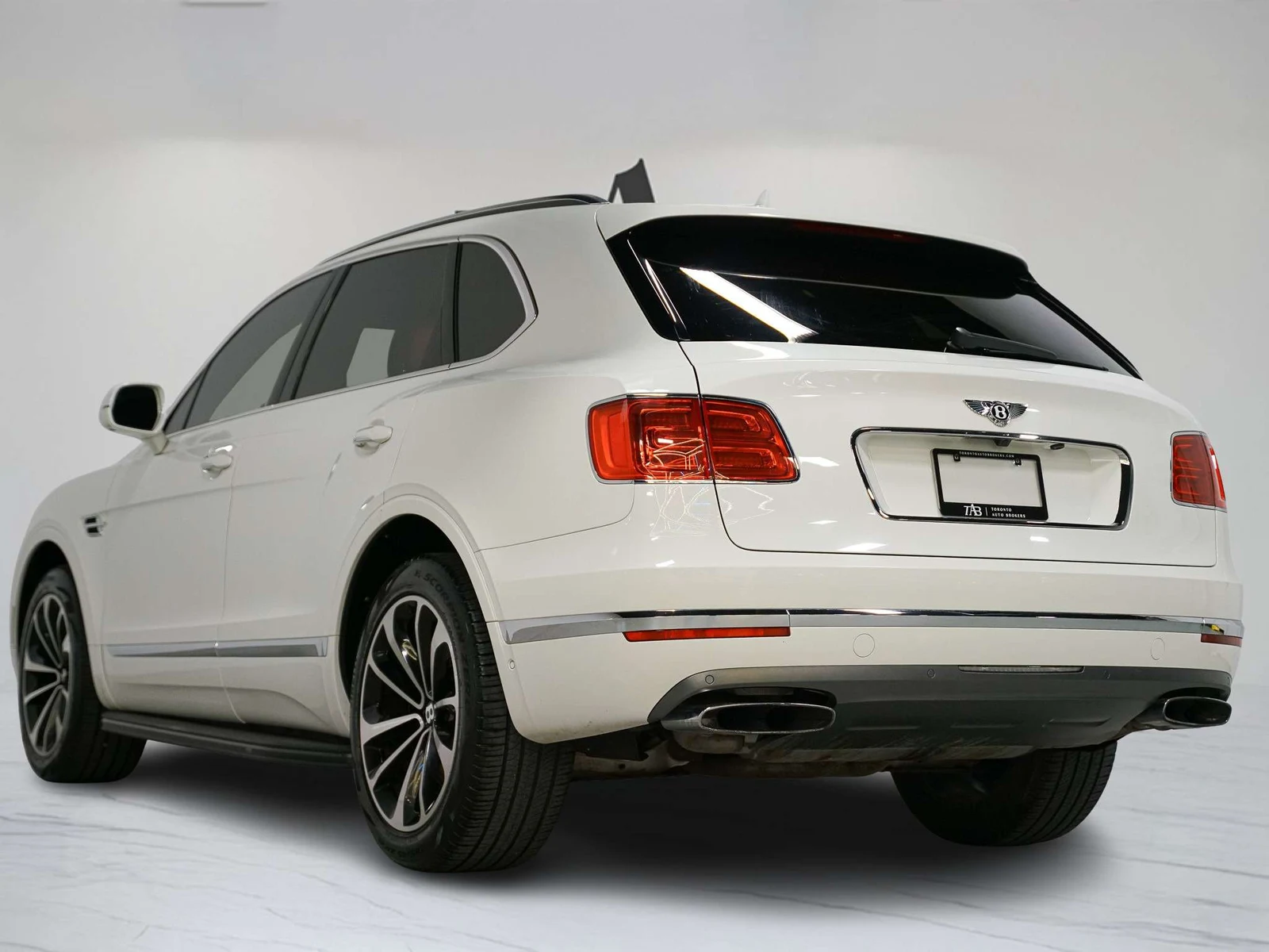 2017 Bentley Bentayga W12, 5/30