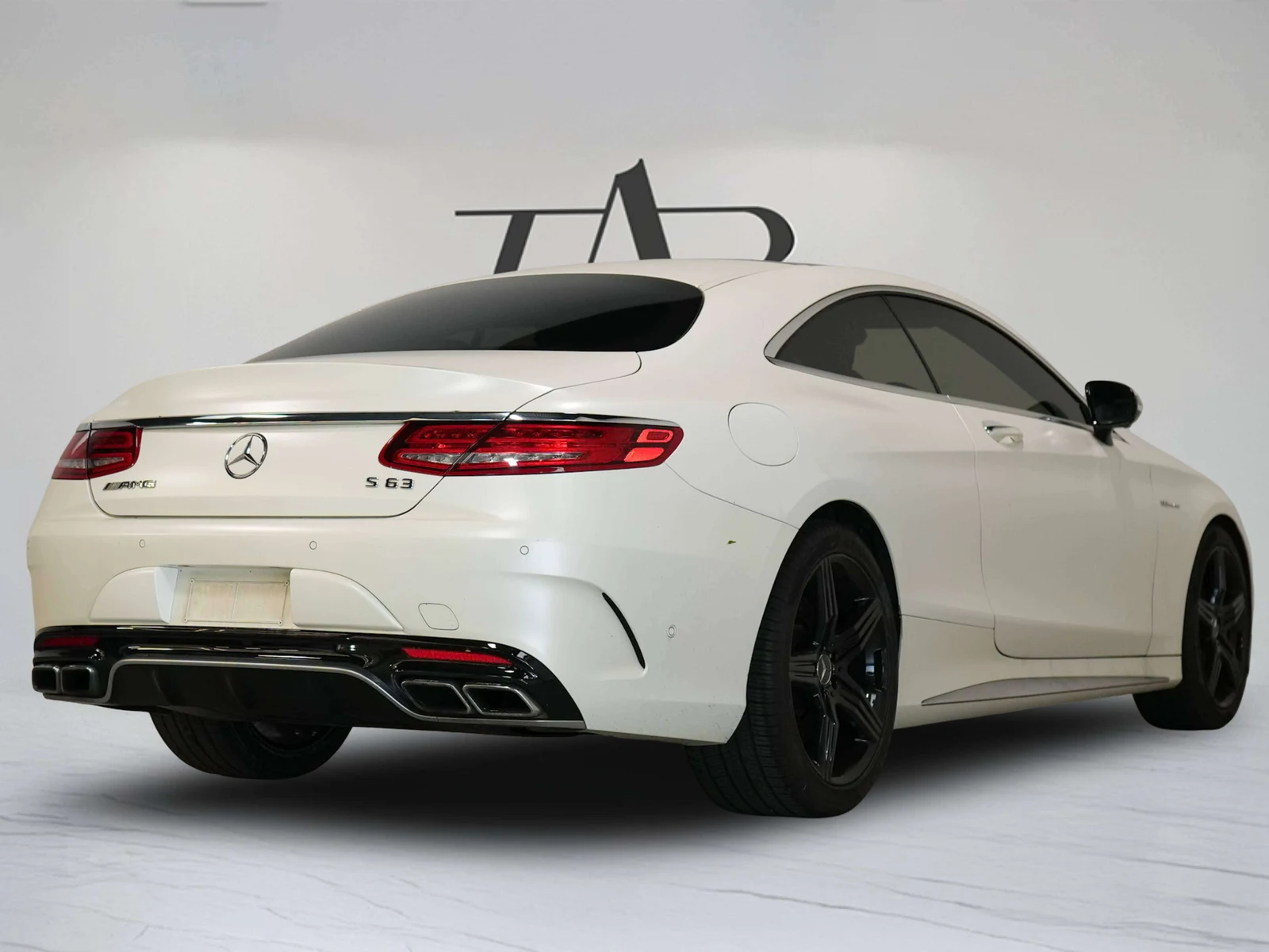 2017 Mercedes-AMG S 63 Coupé, 5/30