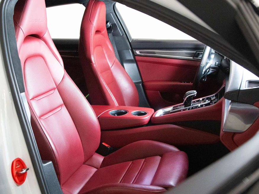 2018 Porsche Panamera Turbo S E-Hybrid (971), 12/30