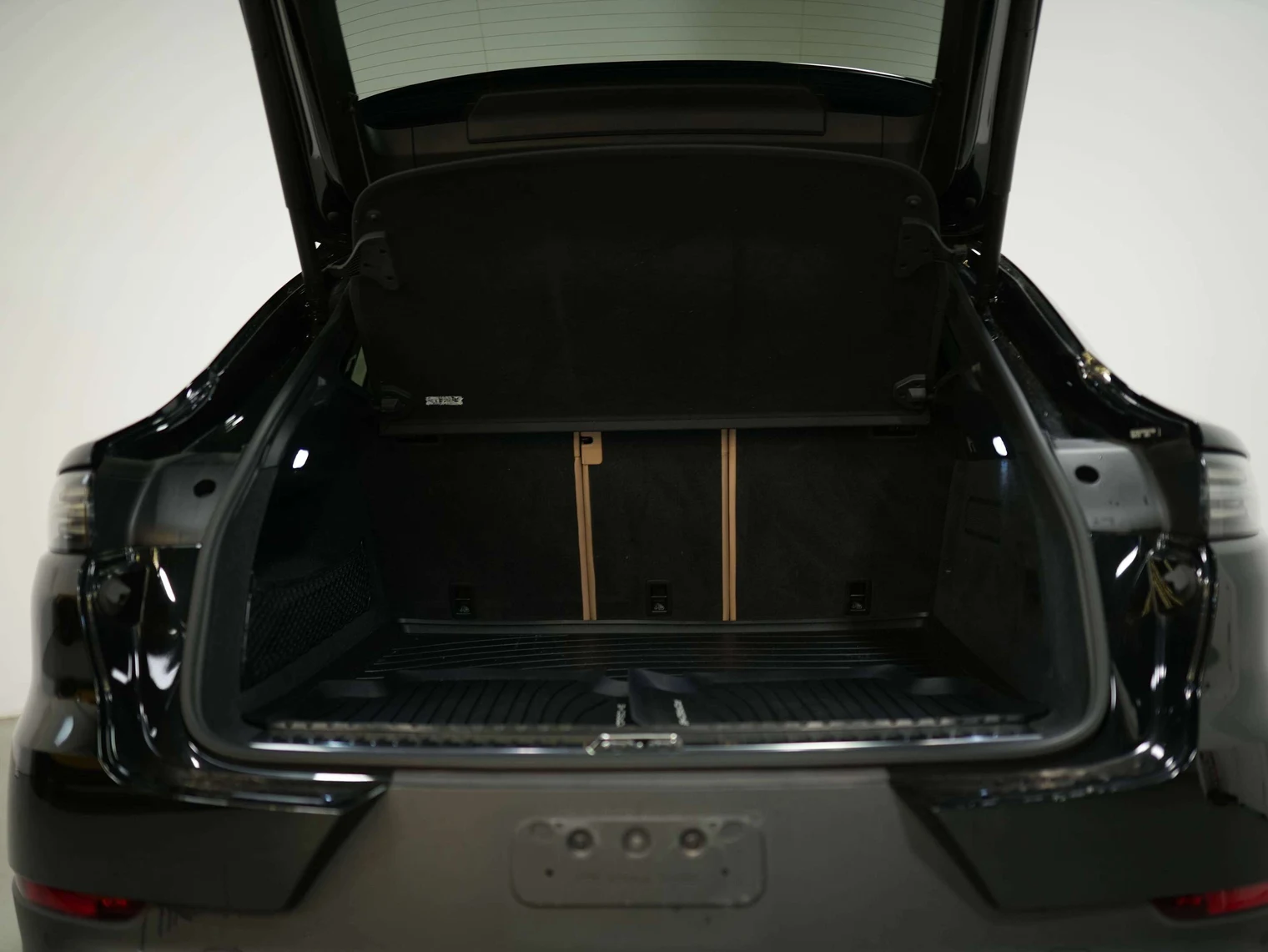 2023 Porsche Cayenne Platinum Edition (3rd Generation), 21/30