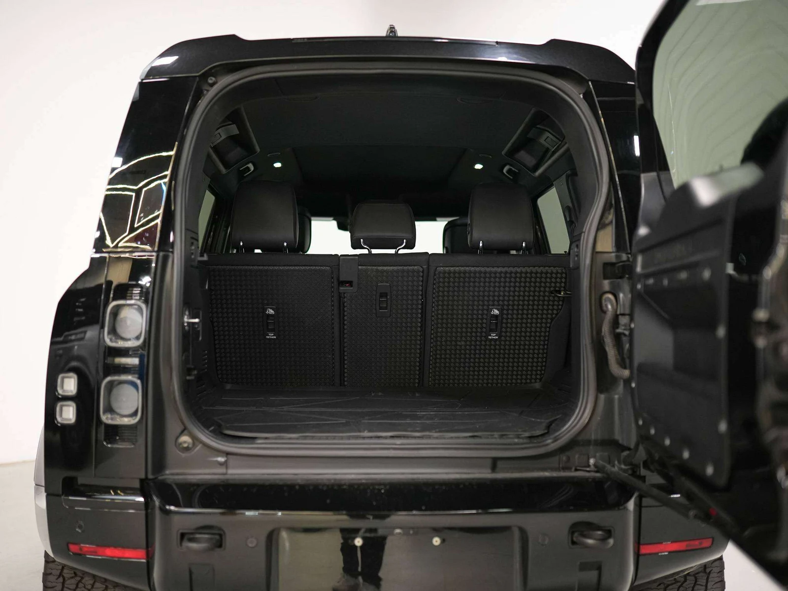 2022 Land Rover Defender 110 X (L663), 27/30