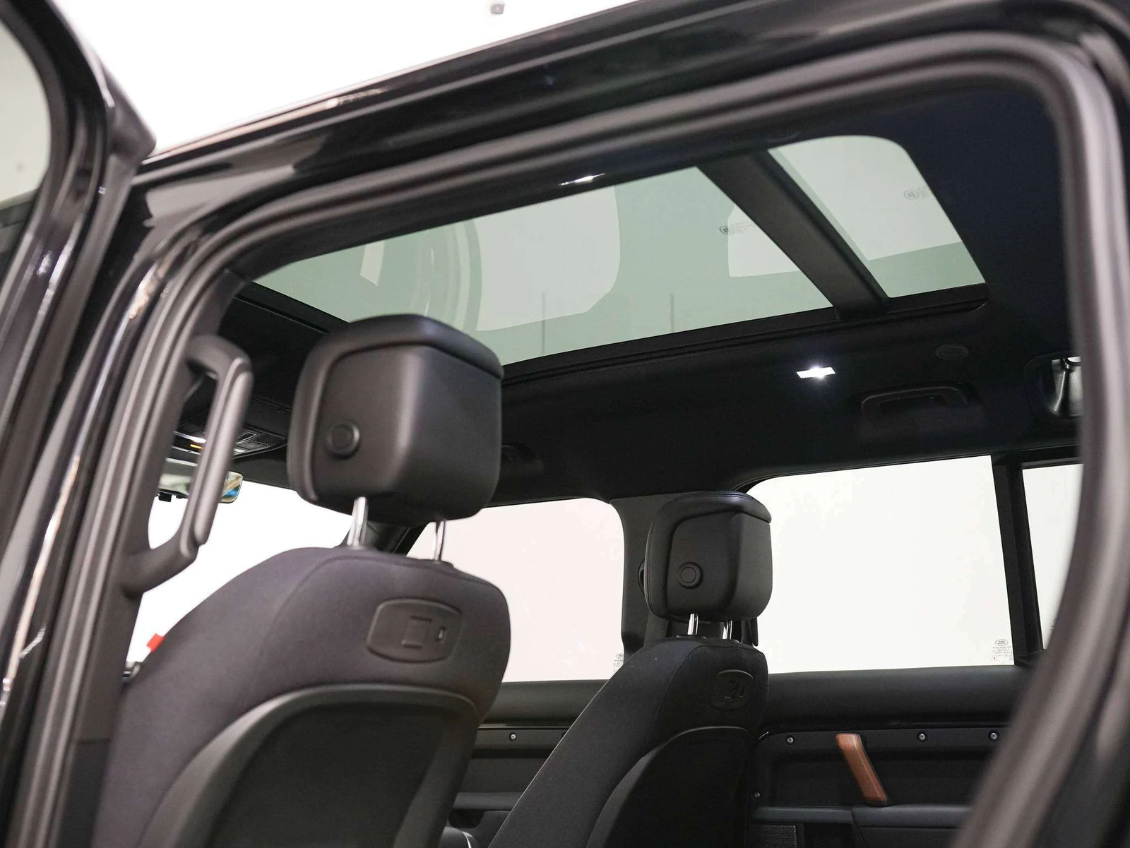 2022 Land Rover Defender 110 X (L663), 28/30