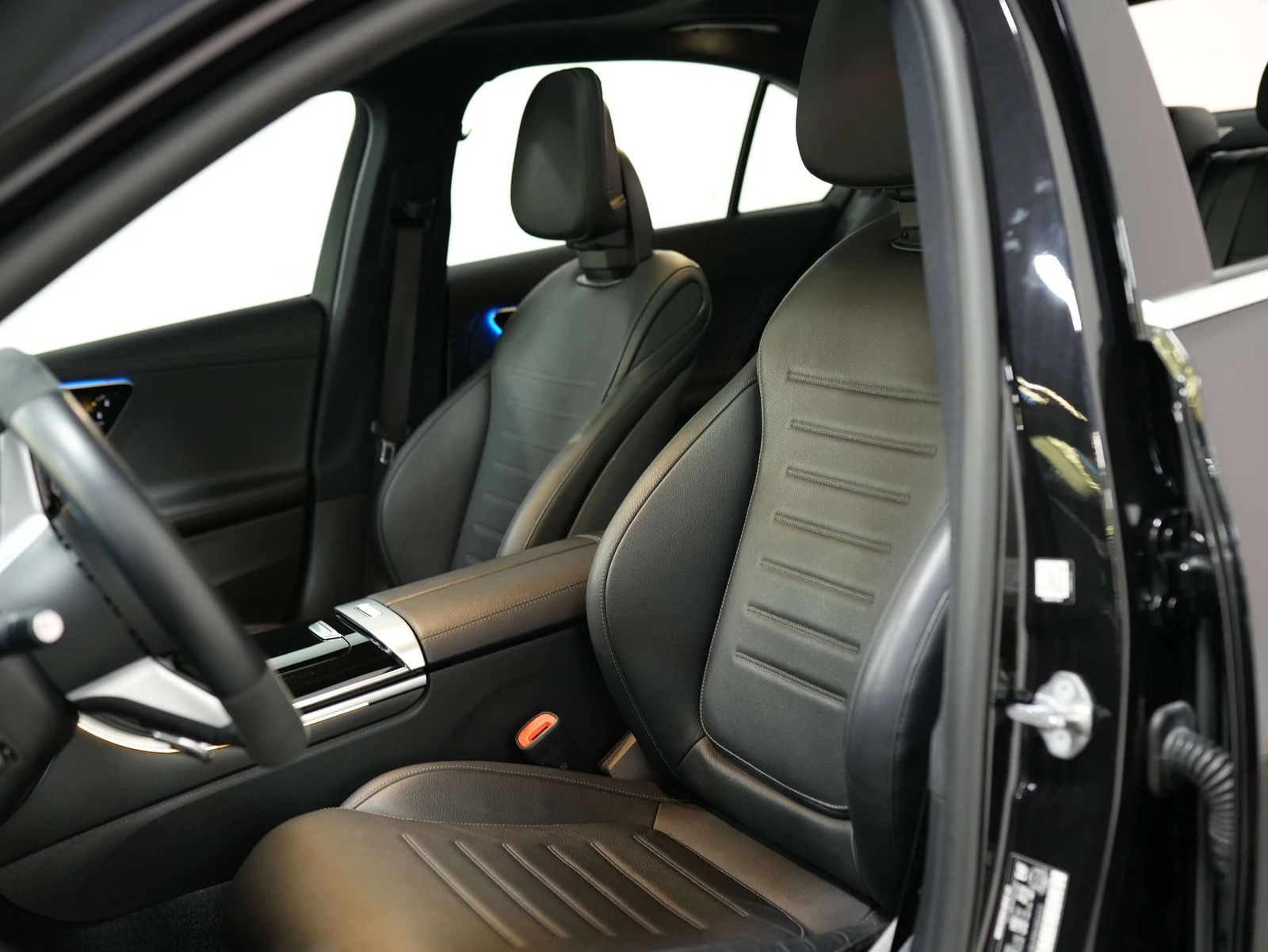 2023 Mercedes-AMG C 43, 16/29