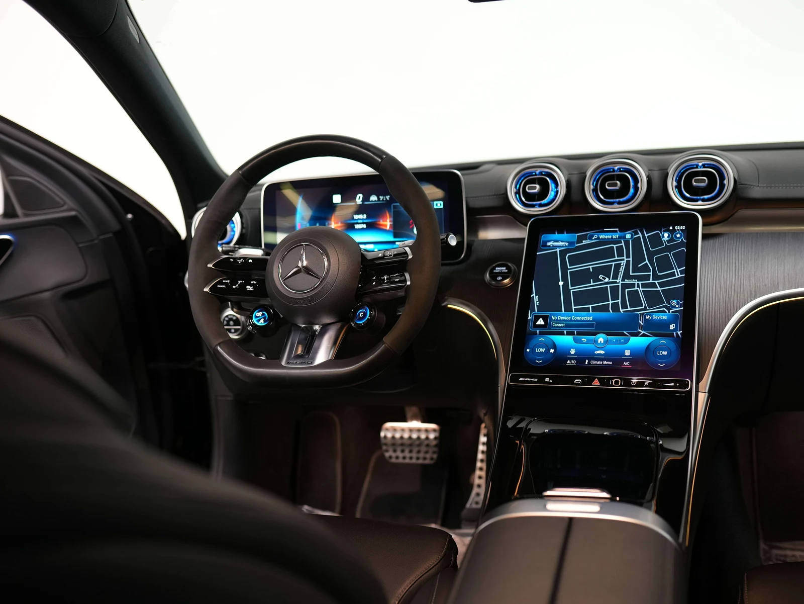 2023 Mercedes-AMG C 43, 18/29