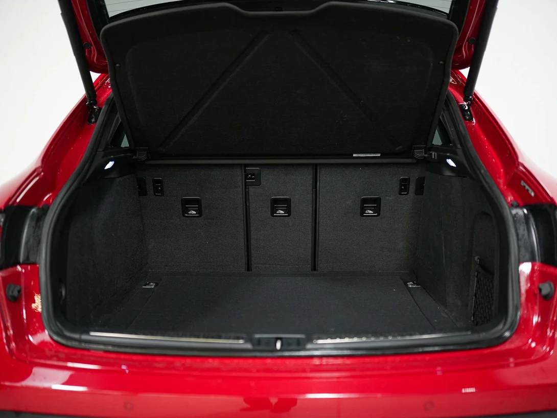 2024 Porsche Macan (95B), 10/30