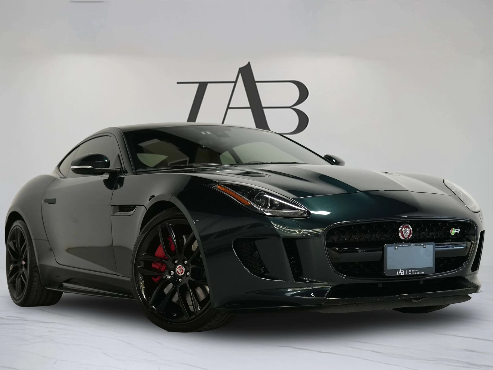 2016 Jaguar F-Type R, 2/24