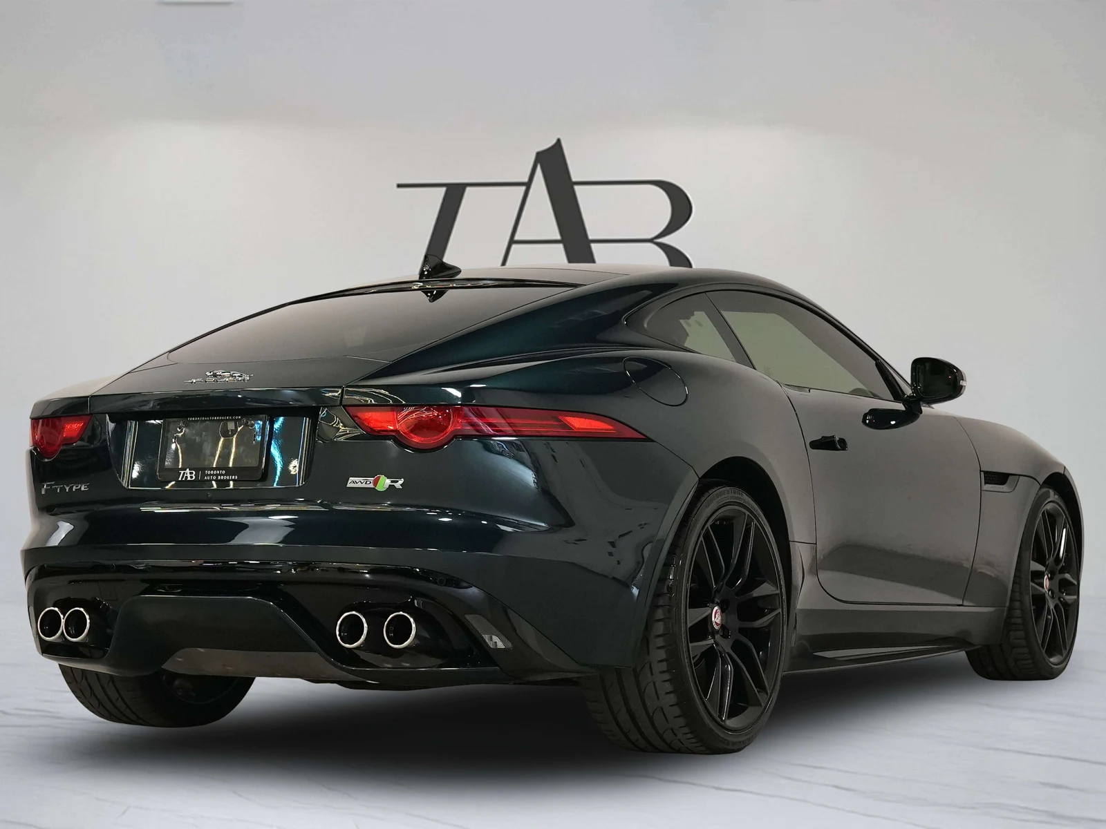 2016 Jaguar F-Type R, 4/24