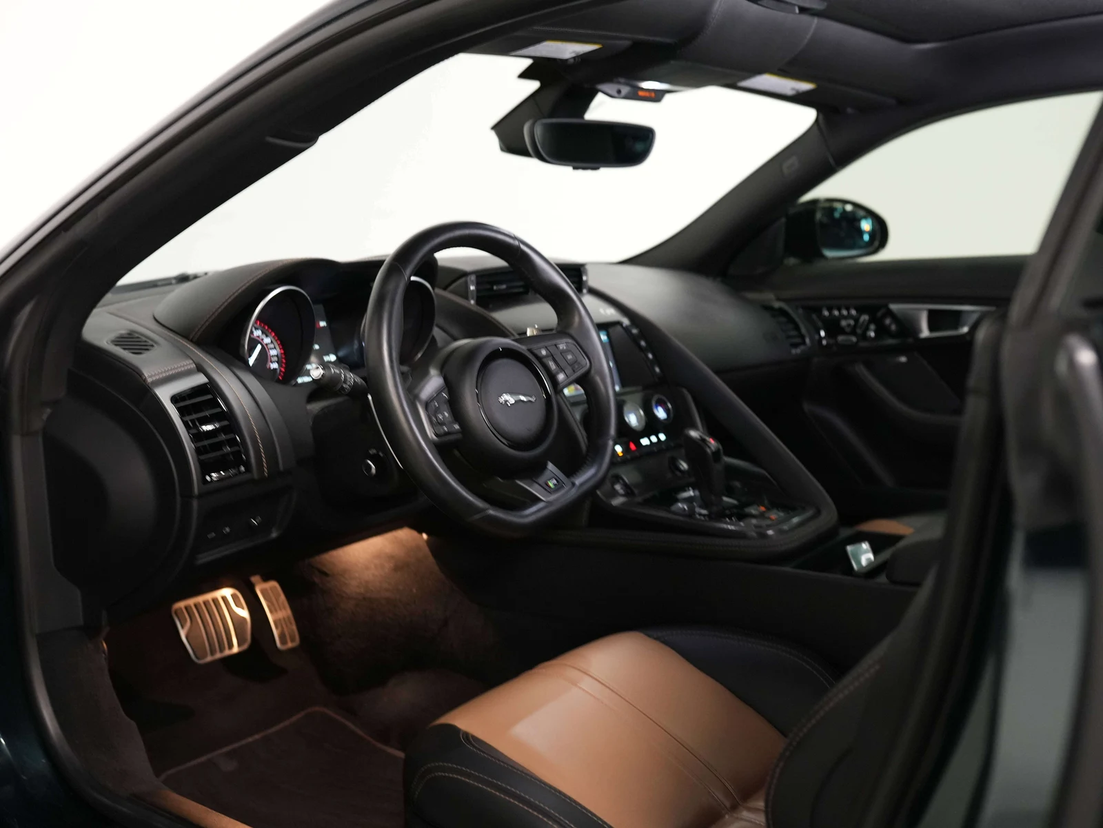 2016 Jaguar F-Type R, 9/24