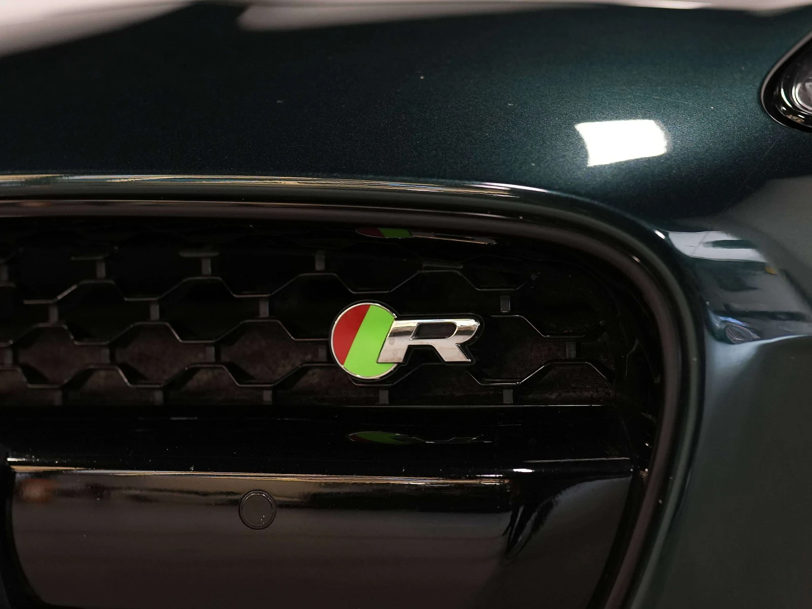2016 Jaguar F-Type R, 23/24