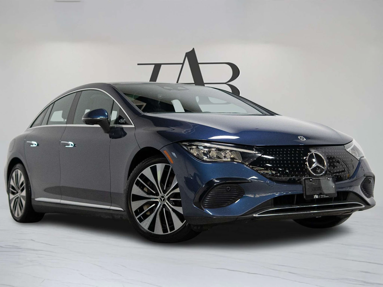 2024 Mercedes-Benz EQE 350+ Sedan (V295), 2/30