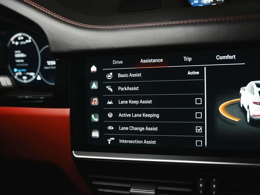 2022 Porsche Cayenne E-Hybrid Coupé (3rd Generation), 23/30