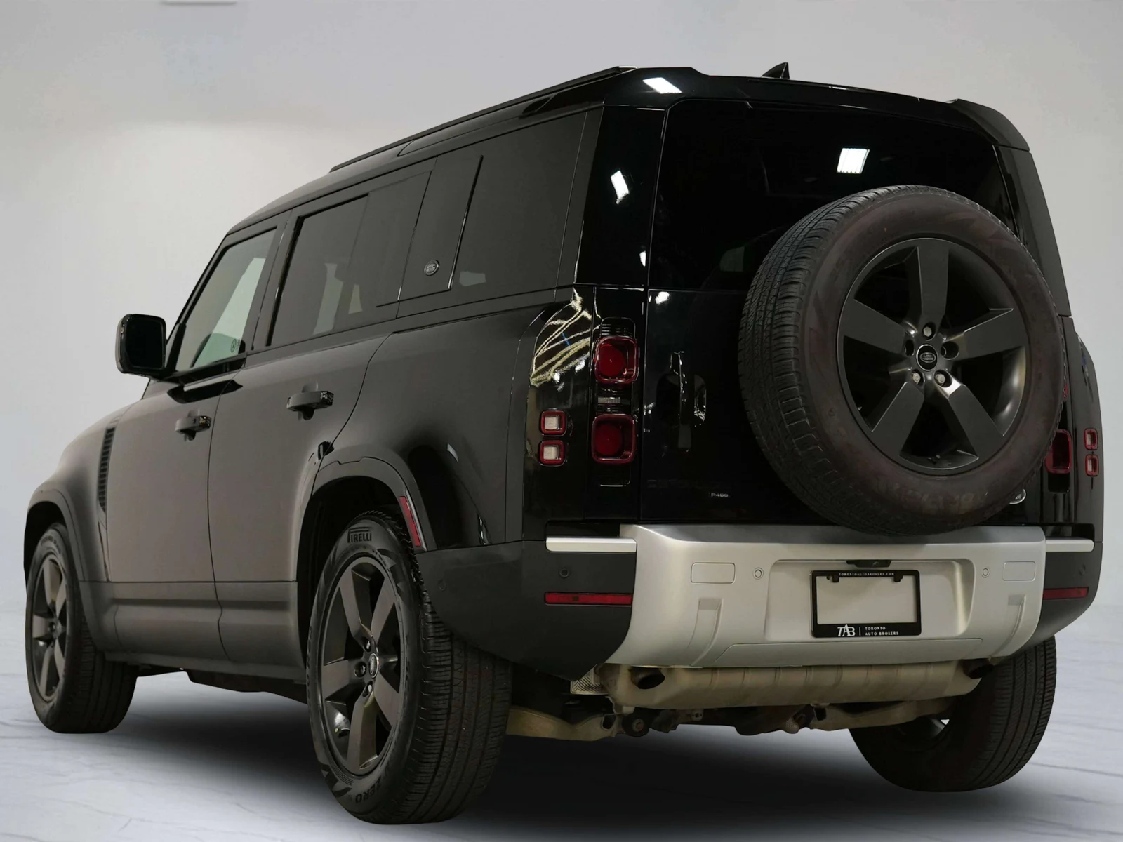 2023 Land Rover Defender 110 SE (L663), 5/30