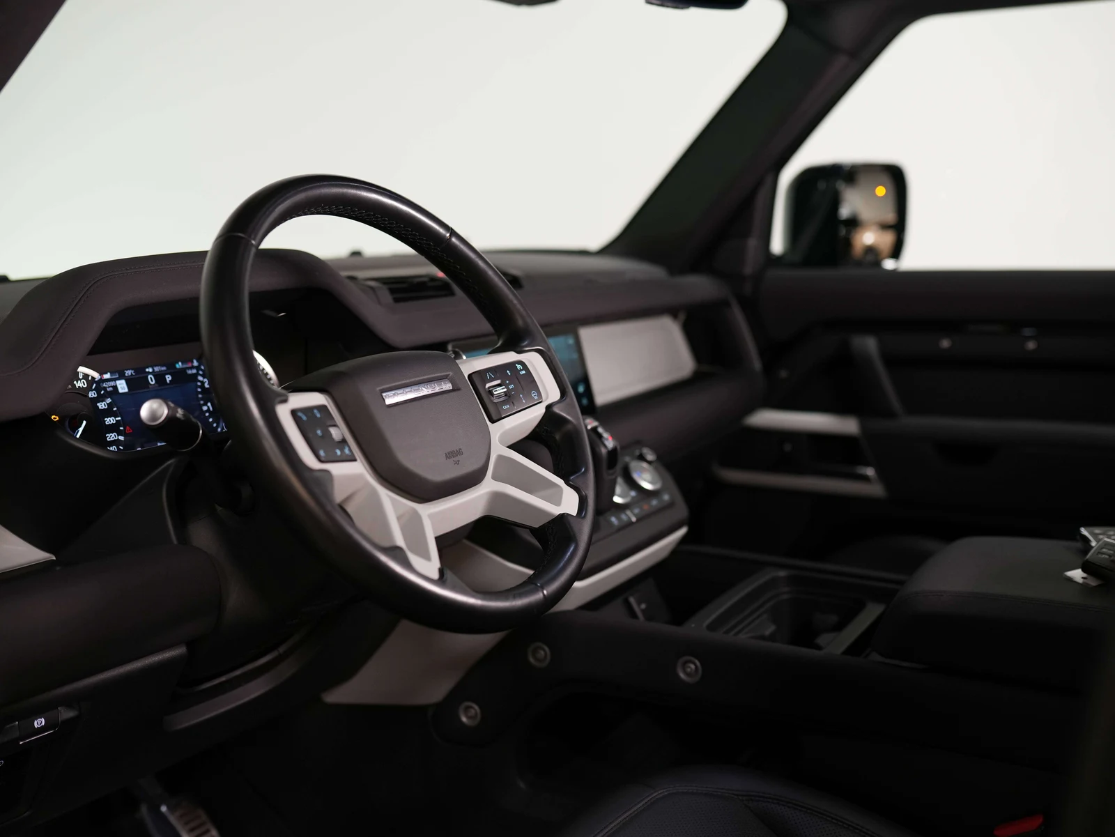2023 Land Rover Defender 110 SE (L663), 9/30