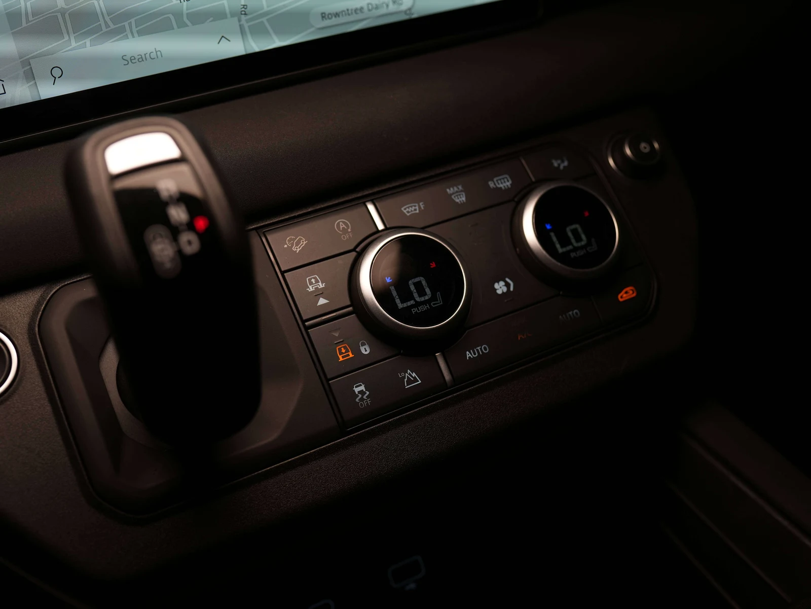 2023 Land Rover Defender 110 SE (L663), 18/30