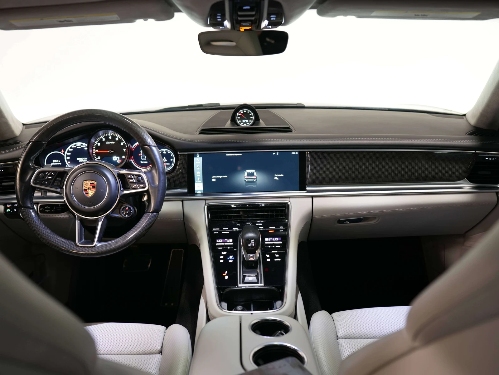 2017 Porsche Panamera Turbo (971), 25/30
