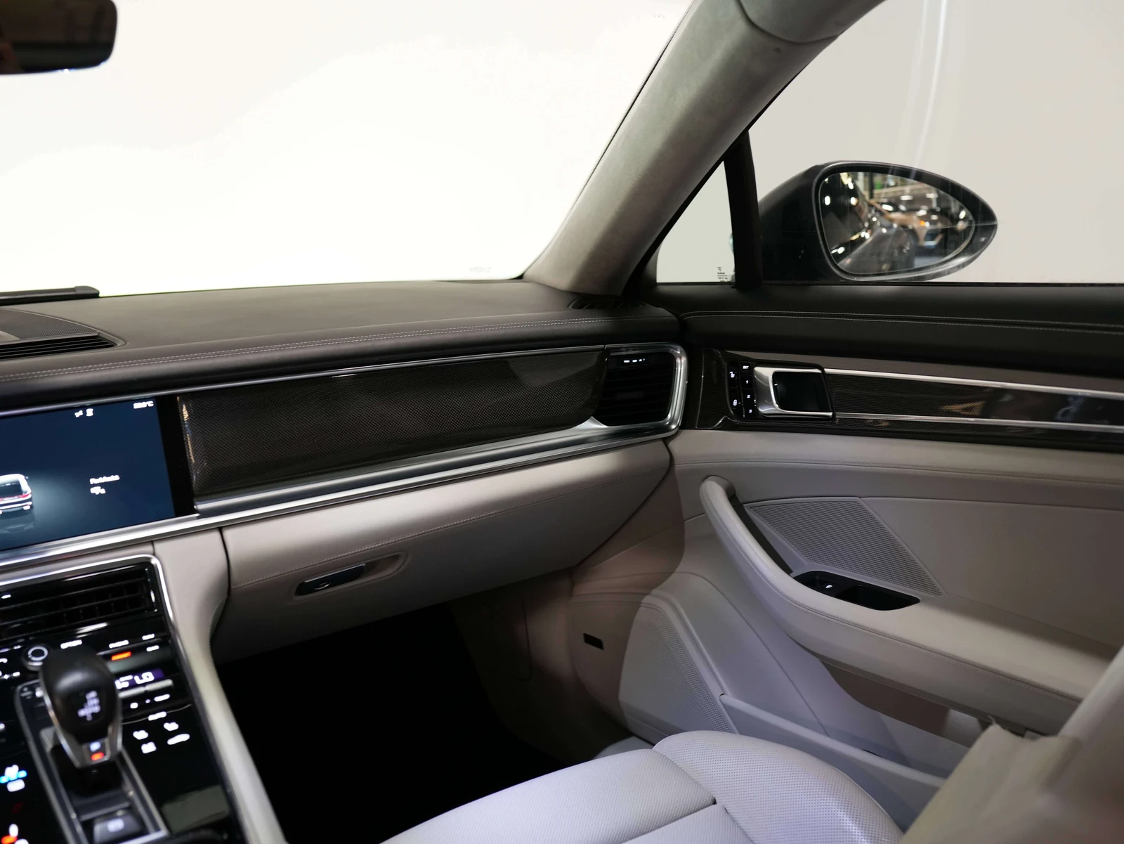 2017 Porsche Panamera Turbo (971), 26/30