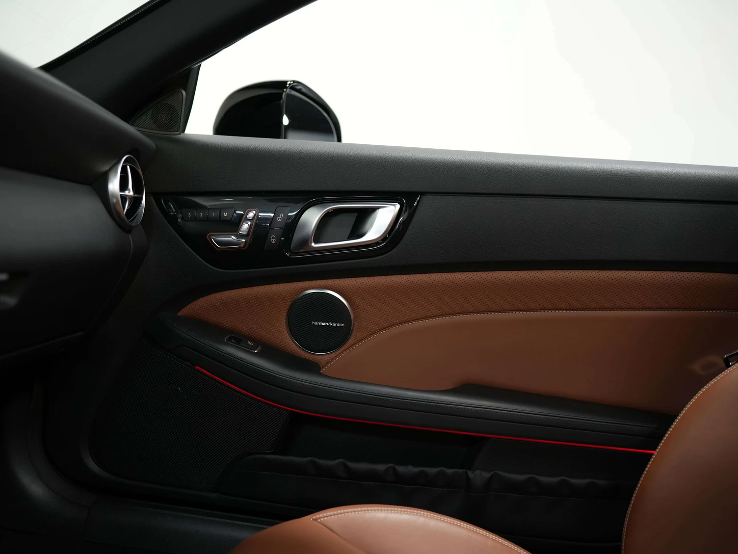 2018 Mercedes-AMG SLC 43, 26/30