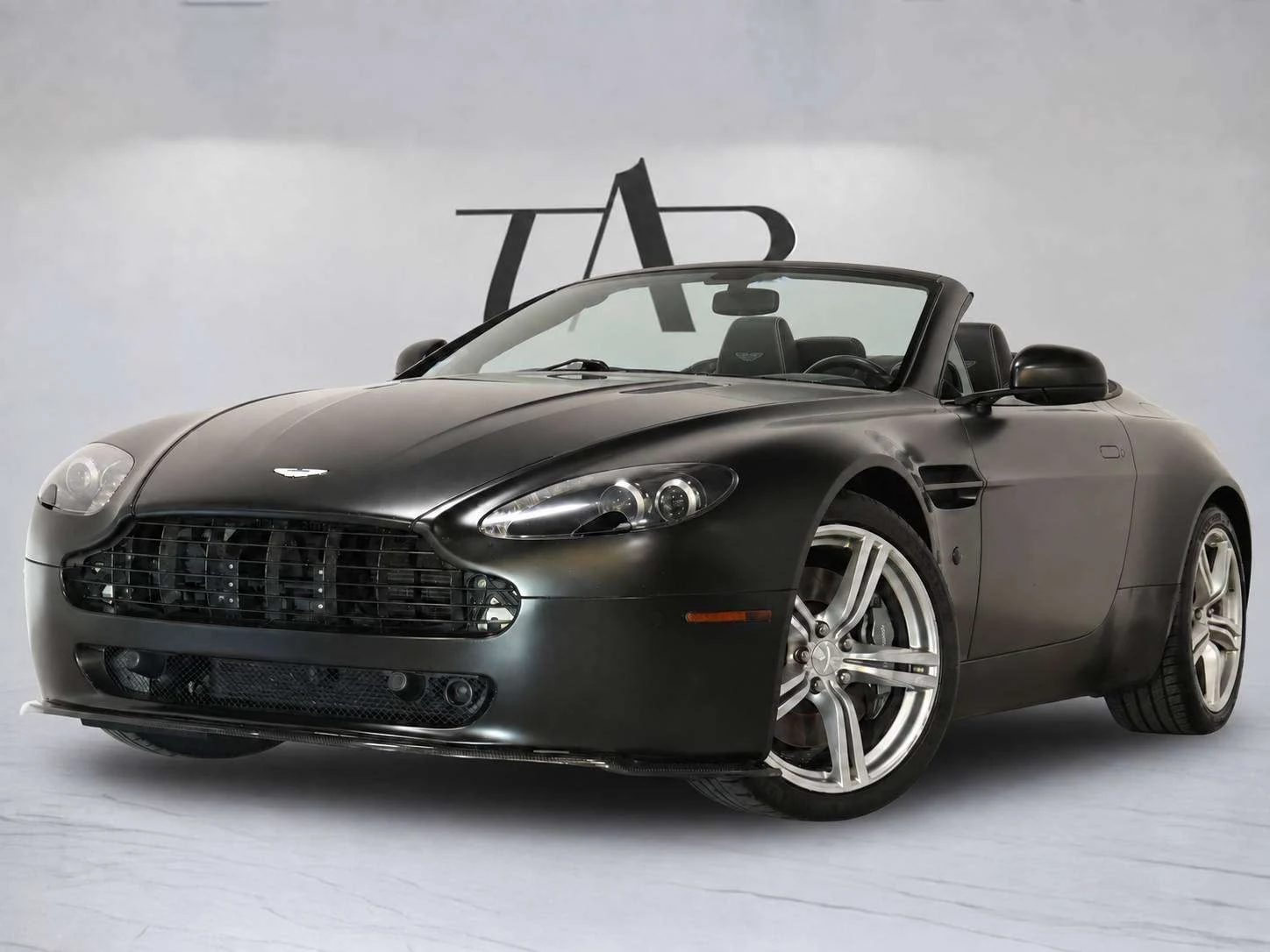2010 Aston Martin V8 Vantage Roadster, 3/25