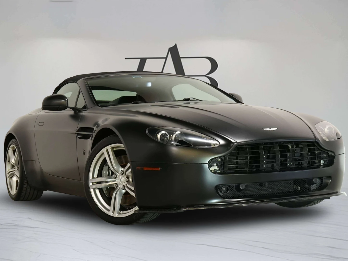 2010 Aston Martin V8 Vantage Roadster, 4/25