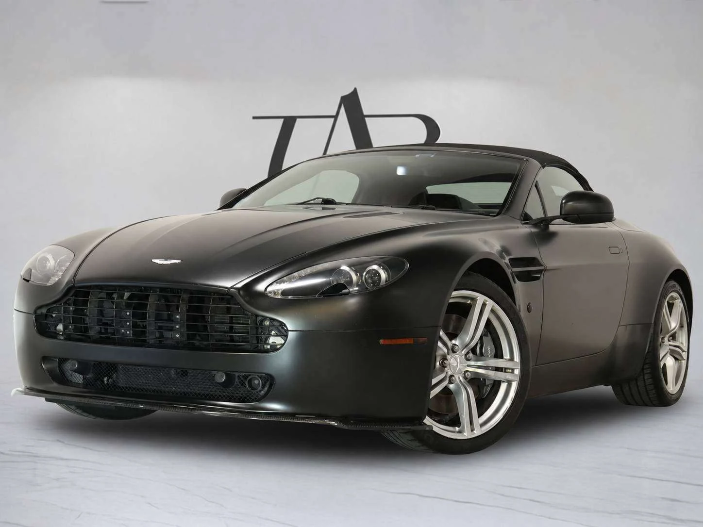 2010 Aston Martin V8 Vantage Roadster, 5/25