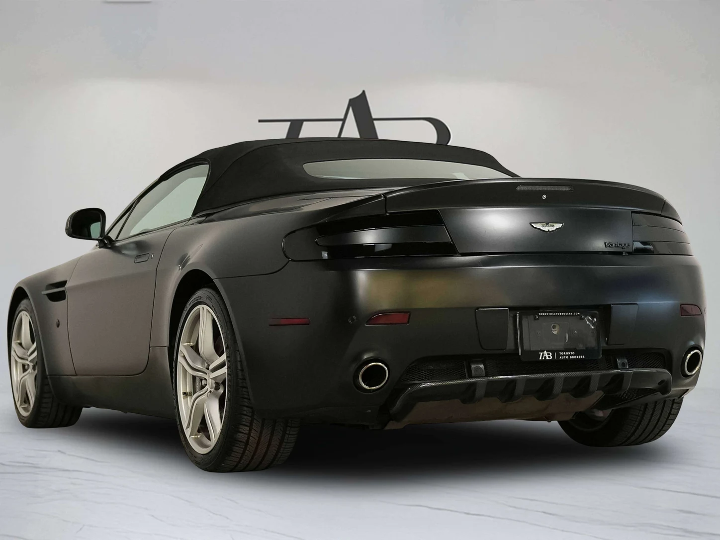 2010 Aston Martin V8 Vantage Roadster, 7/25