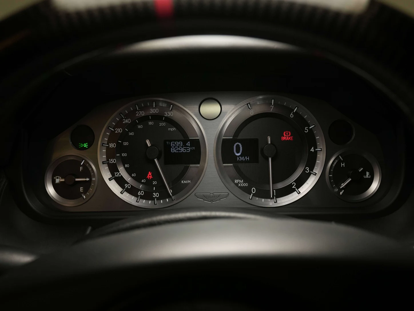 2010 Aston Martin V8 Vantage Roadster, 14/25