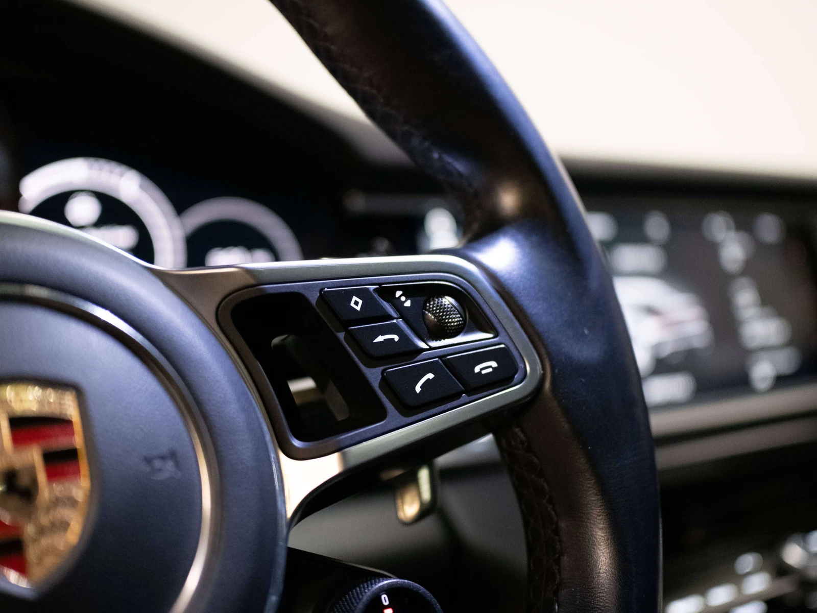 2017 Porsche Panamera 4S (971), 14/30