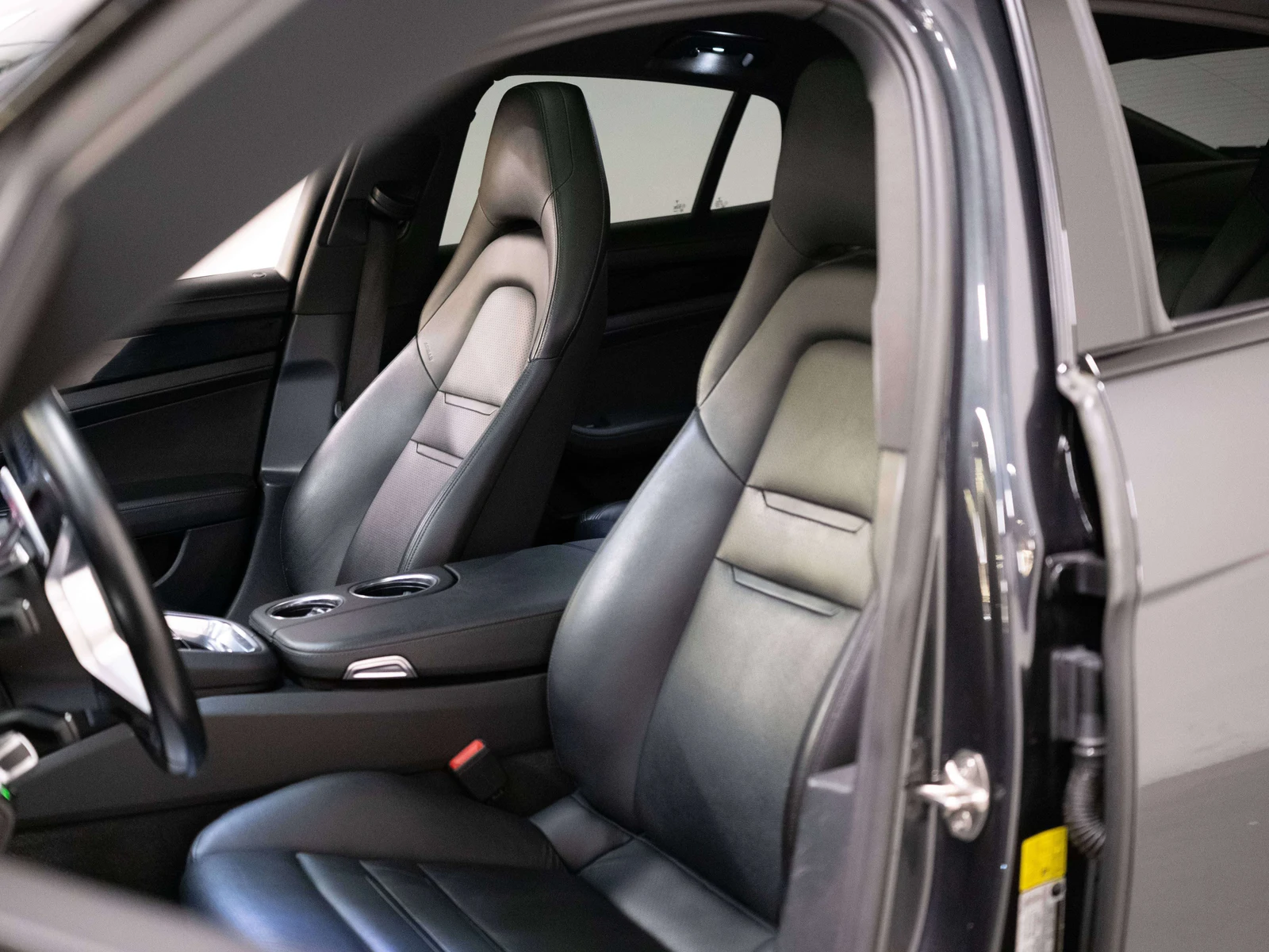 2017 Porsche Panamera 4S (971), 21/30