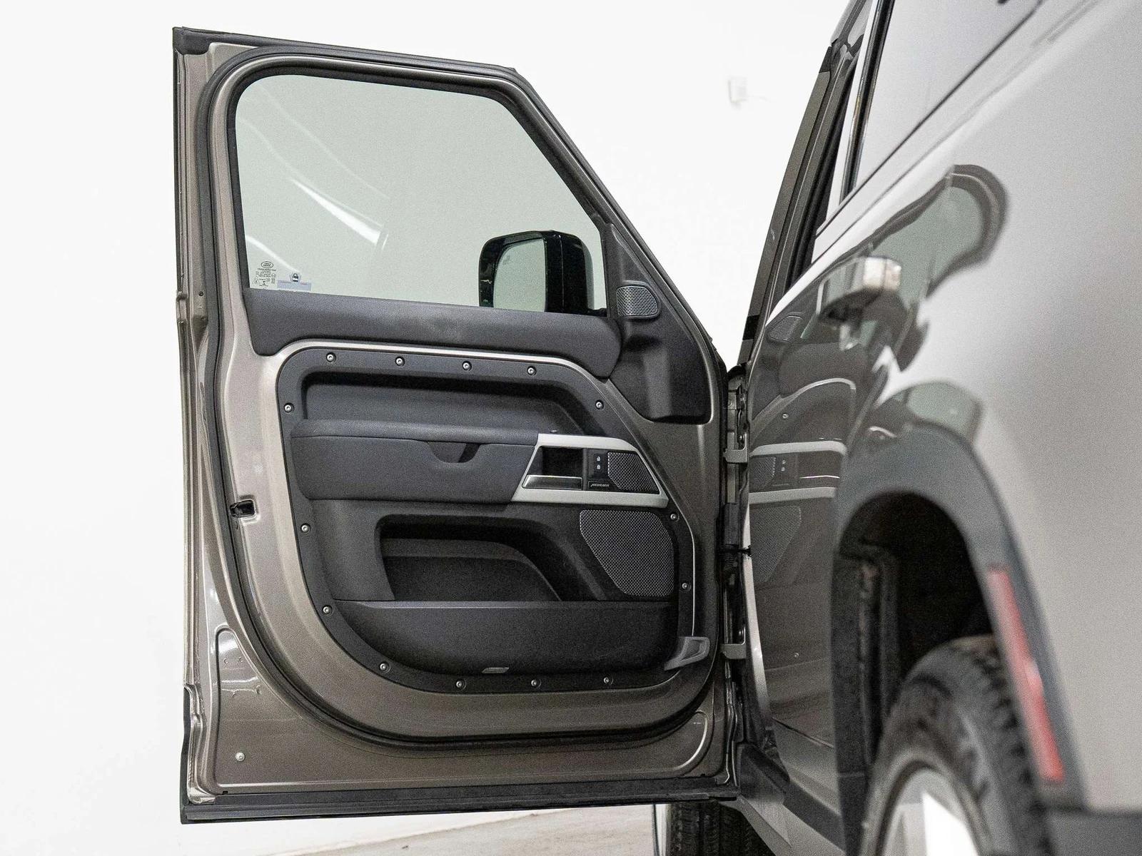 2022 Land Rover Defender 110 S (L663), 6/30
