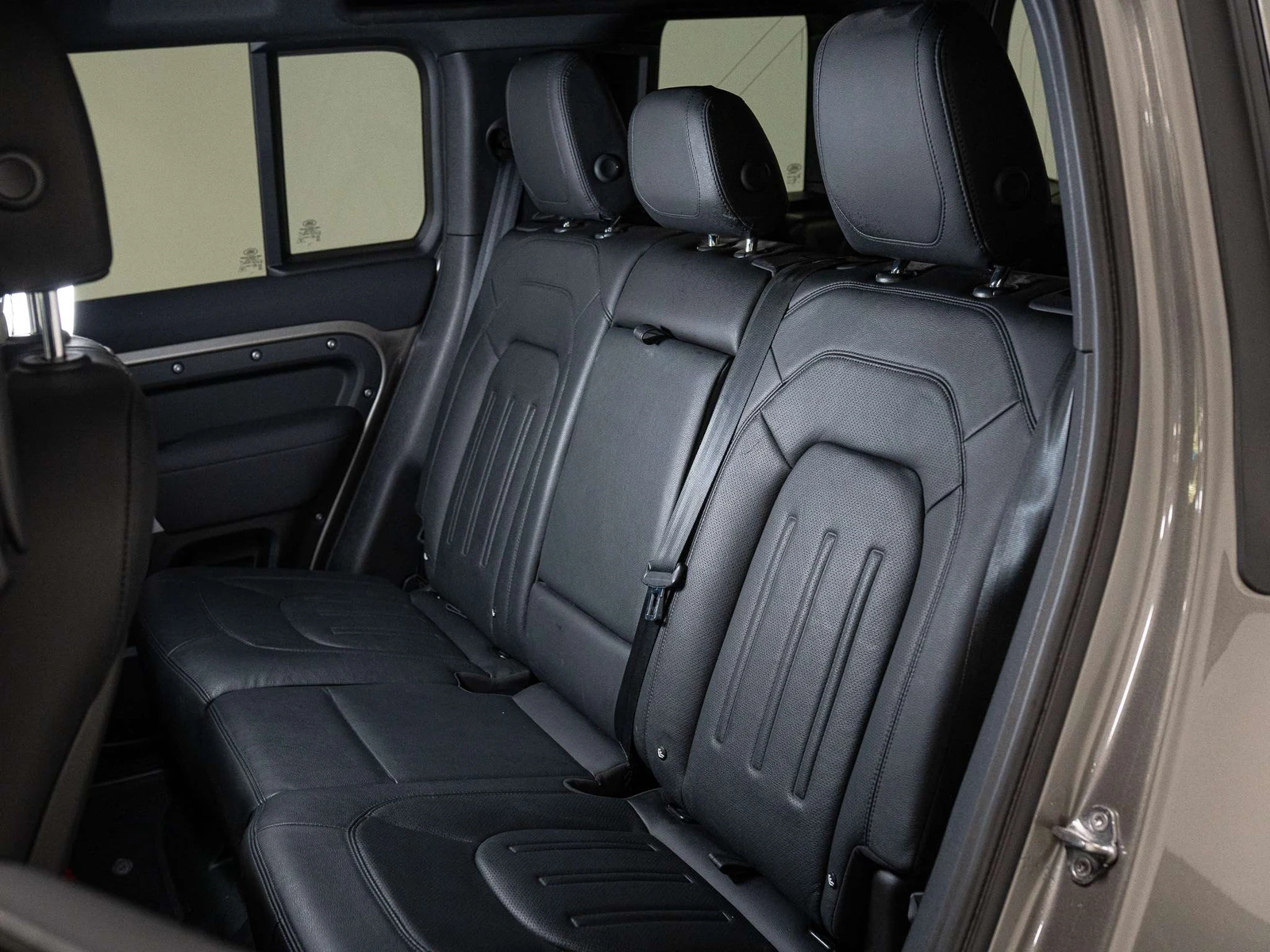 2022 Land Rover Defender 110 S (L663), 29/30