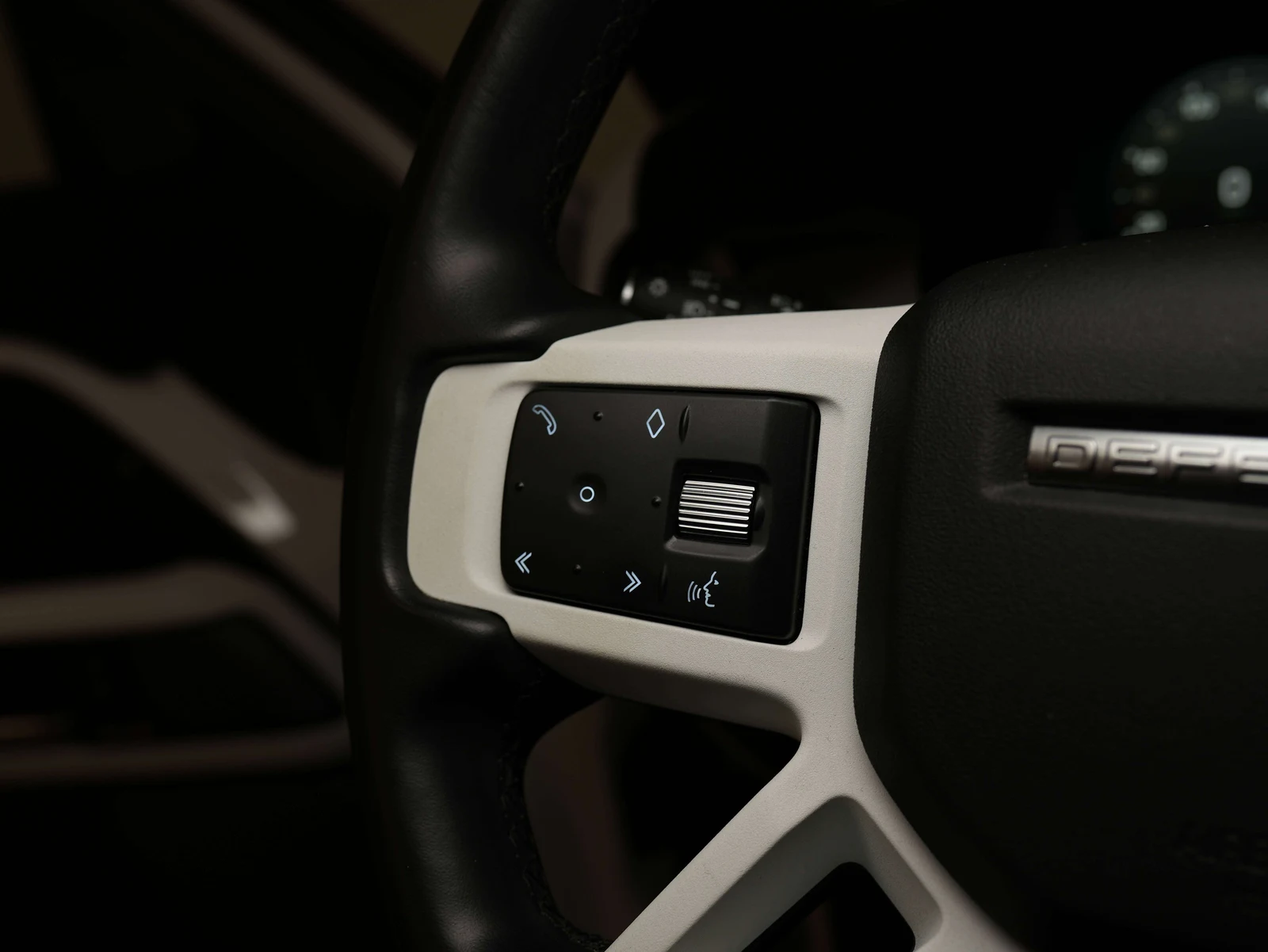 2023 Land Rover Defender 110 S (L663), 9/30