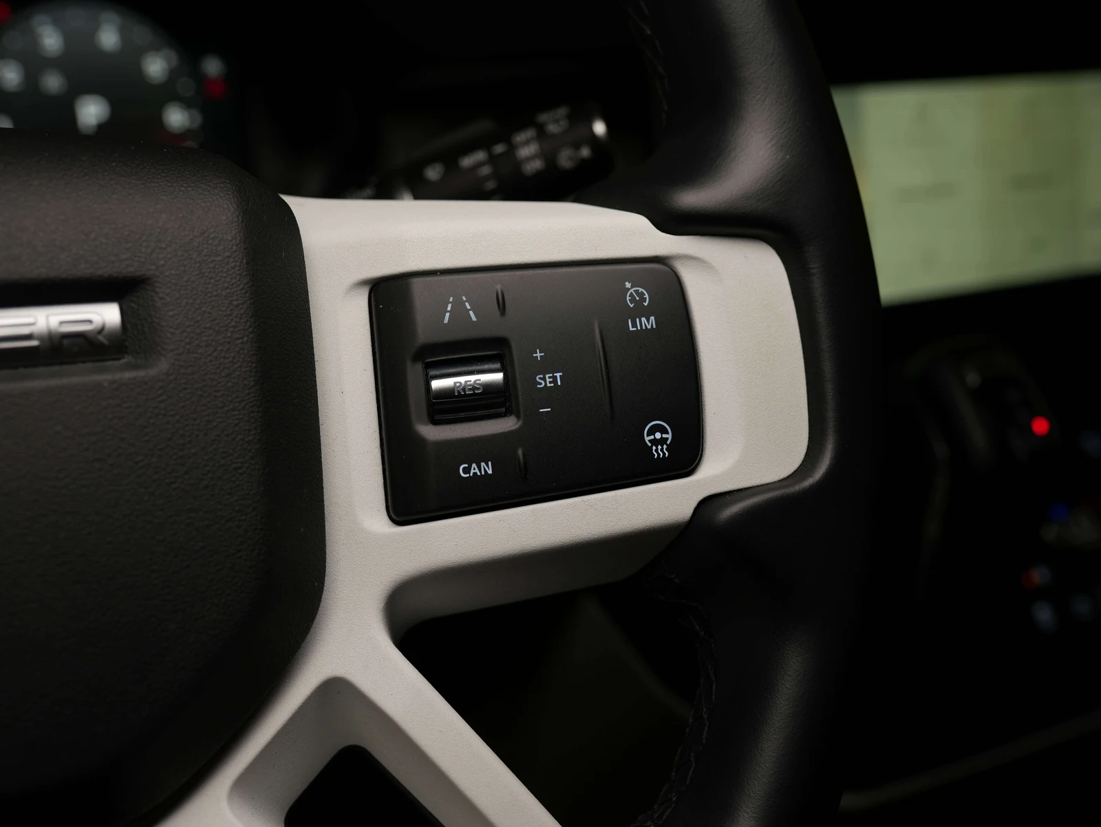 2023 Land Rover Defender 110 S (L663), 10/30
