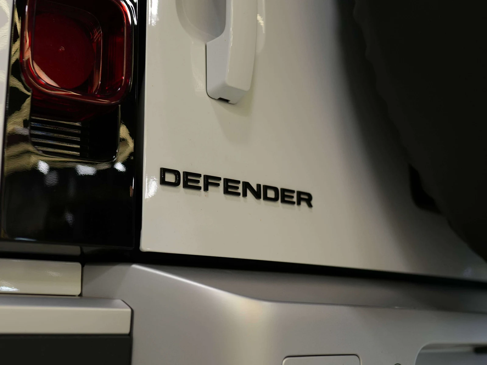 2023 Land Rover Defender 110 S (L663), 24/30