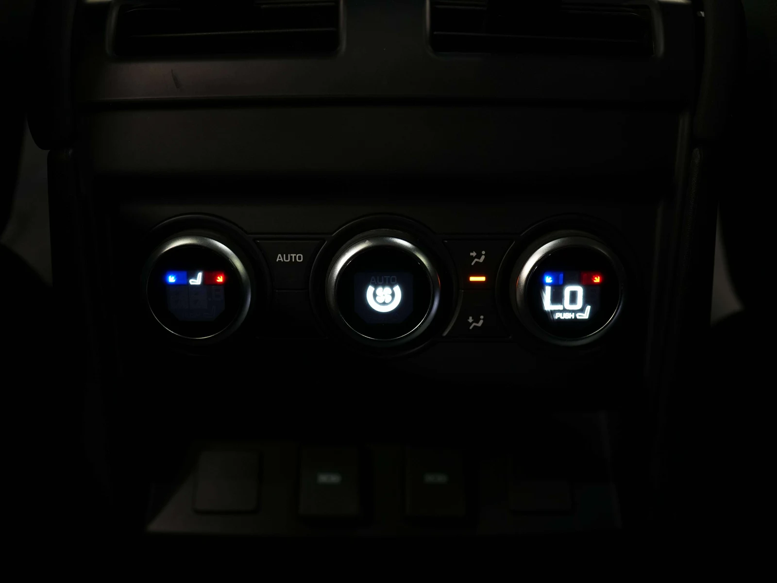 2023 Land Rover Defender 110 S (L663), 28/30