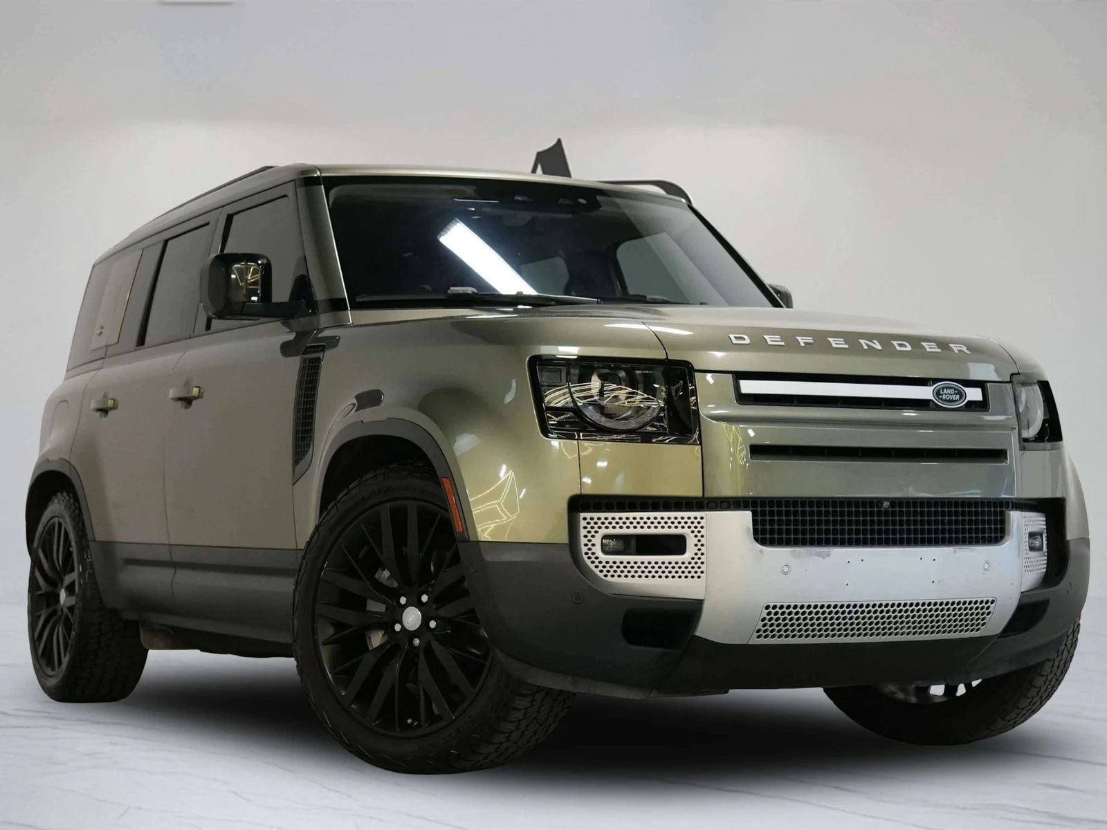2020 Land Rover Defender 110 SE (L663), 2/28