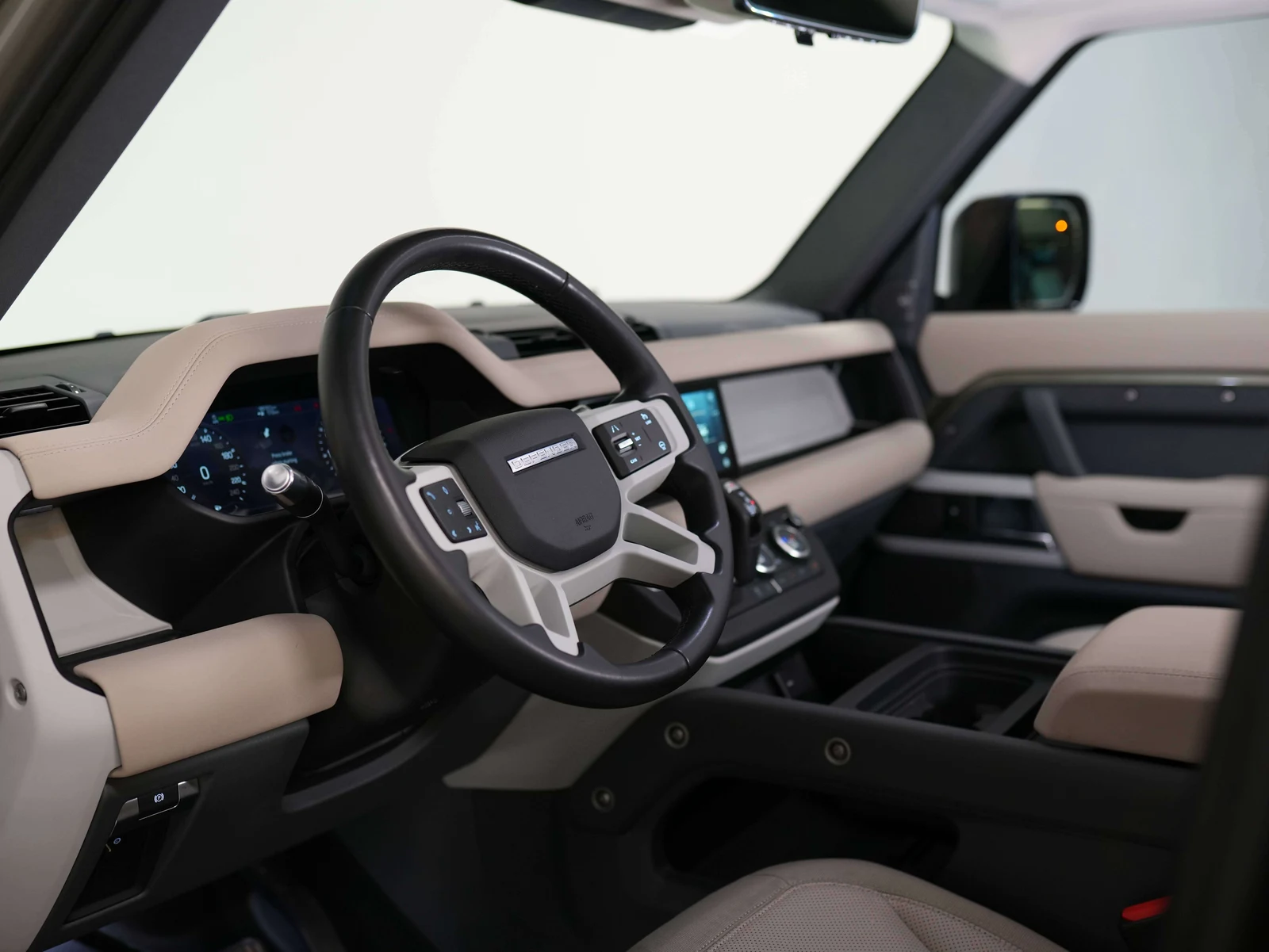 2020 Land Rover Defender 110 SE (L663), 9/28
