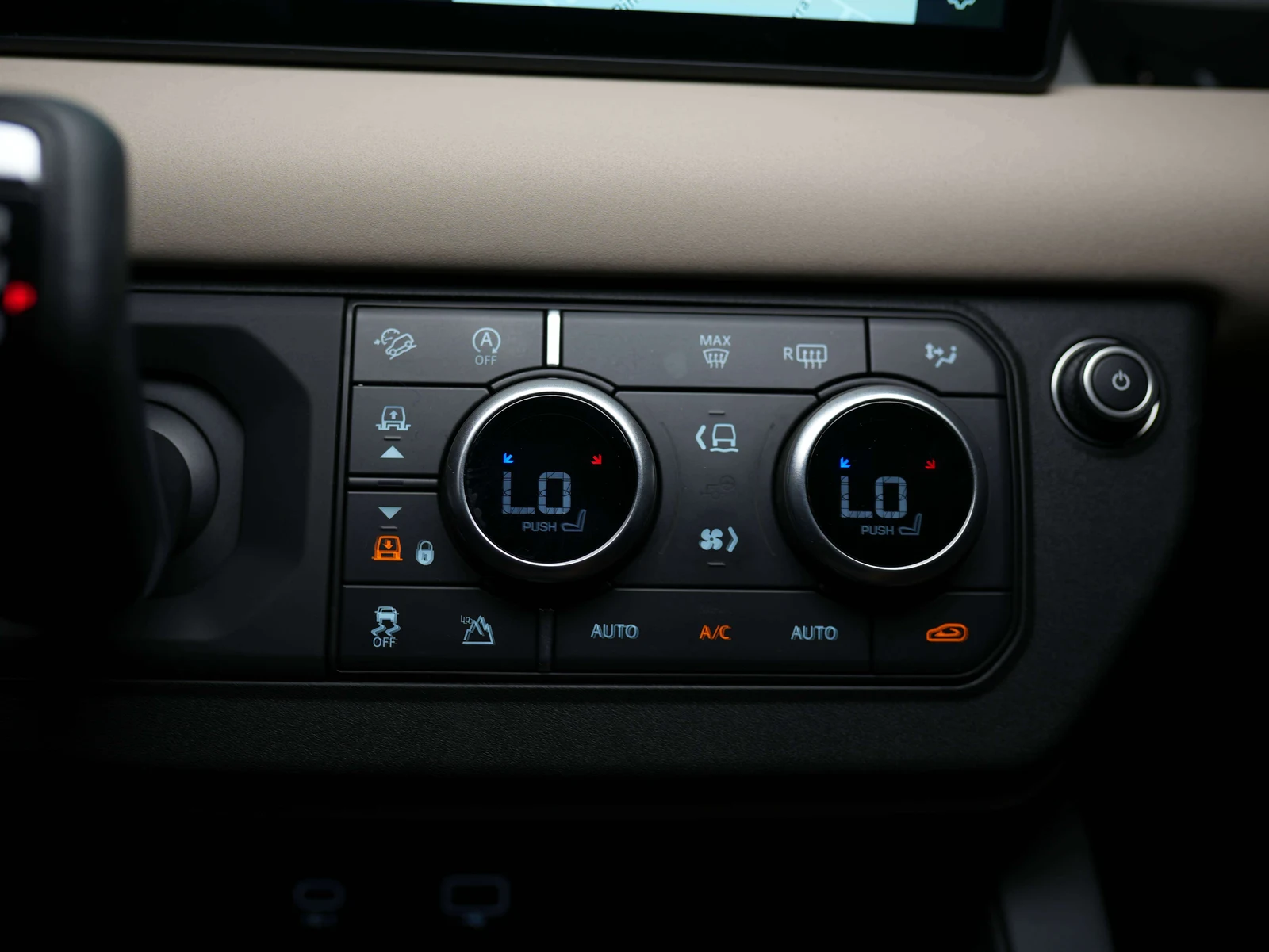 2020 Land Rover Defender 110 SE (L663), 17/28