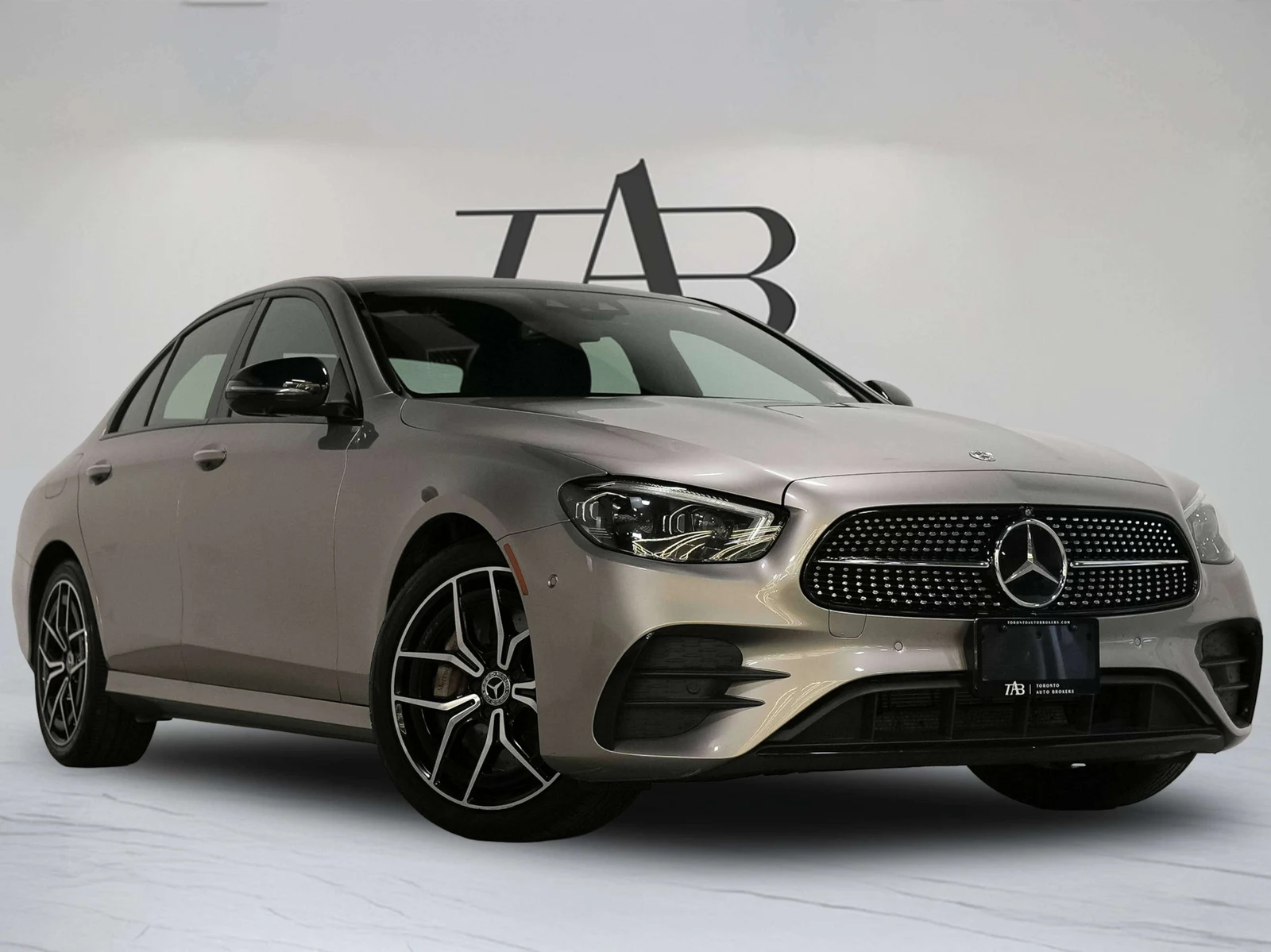 2022 Mercedes-Benz E 450, 2/29