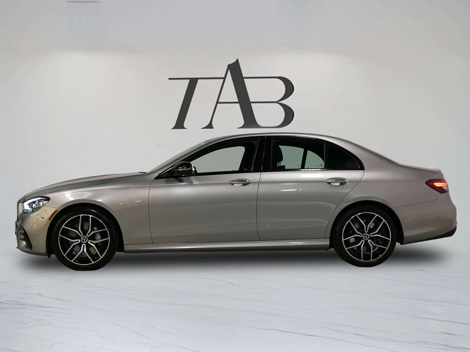 2022 Mercedes-Benz E 450, 28/29
