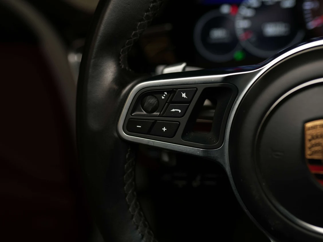 2019 Porsche Panamera 4 (971), 11/29