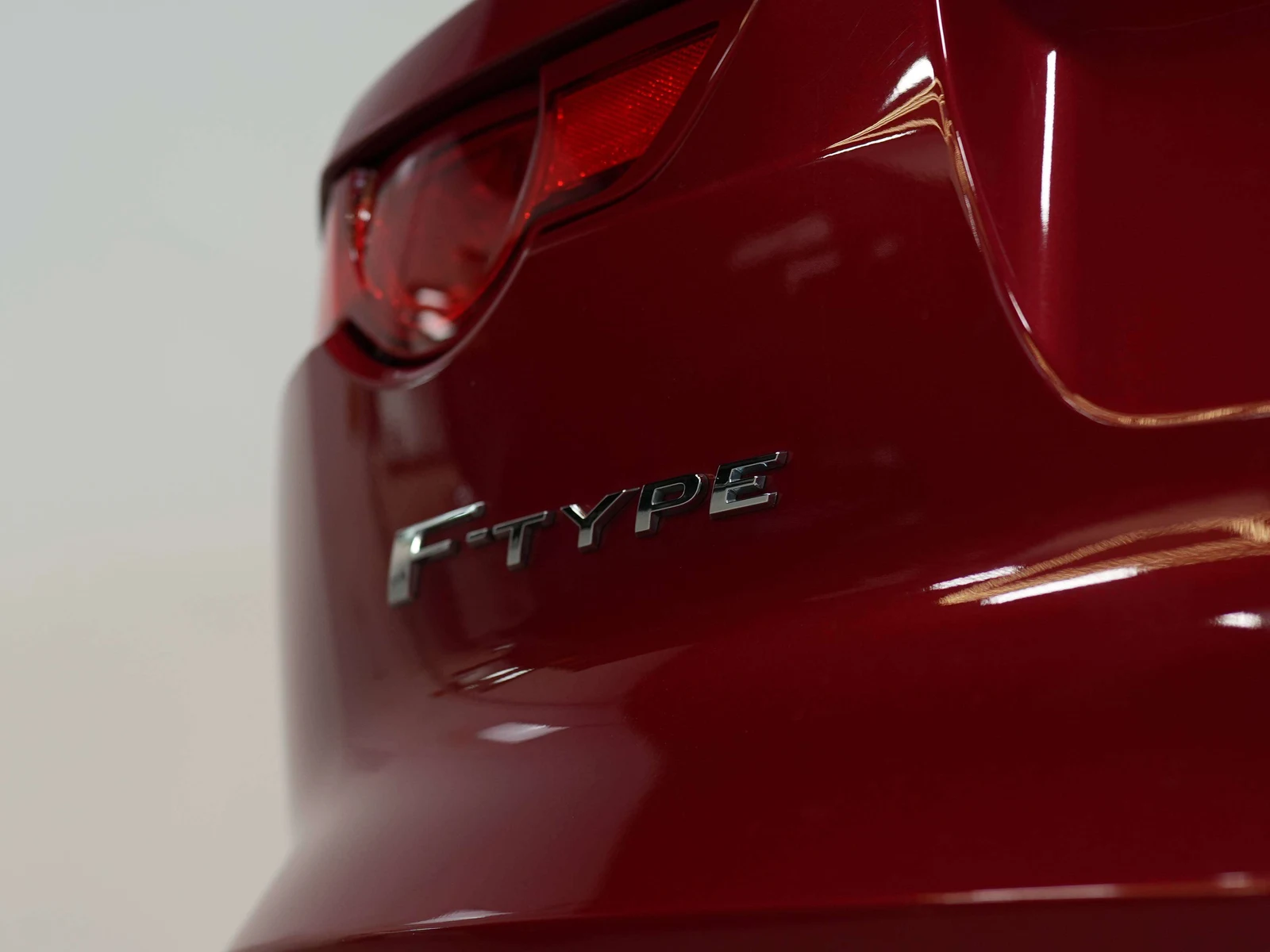 2017 Jaguar F-Type Coupé, 22/24
