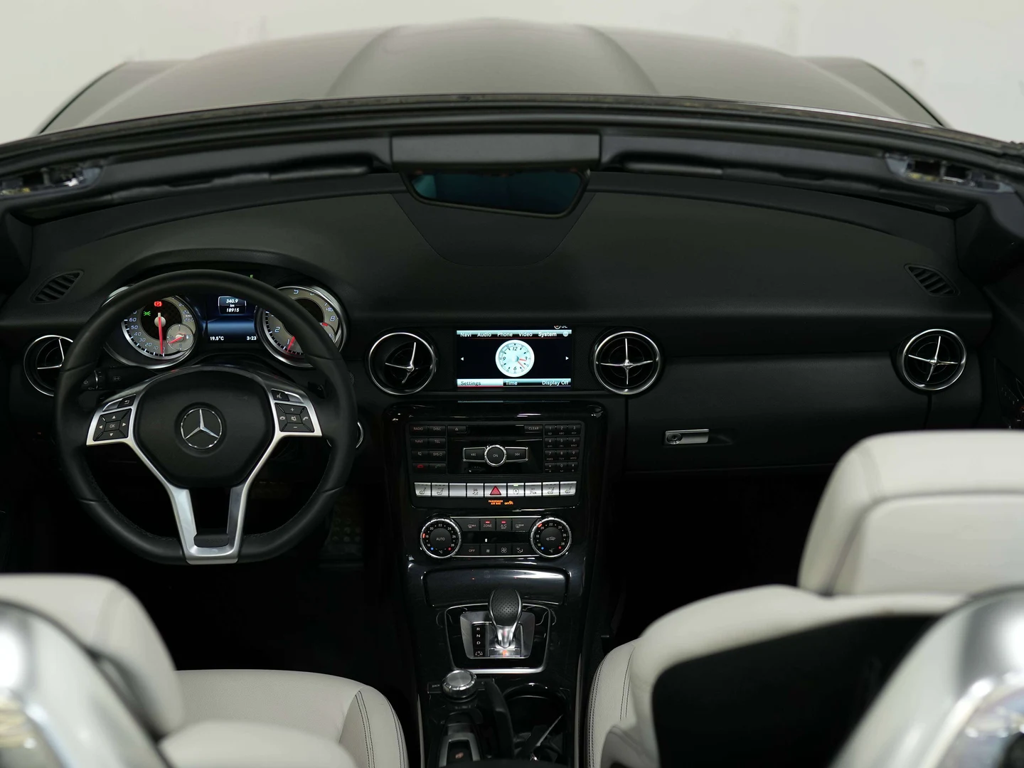 2016 Mercedes-Benz SLK 300 (R172), 16/26