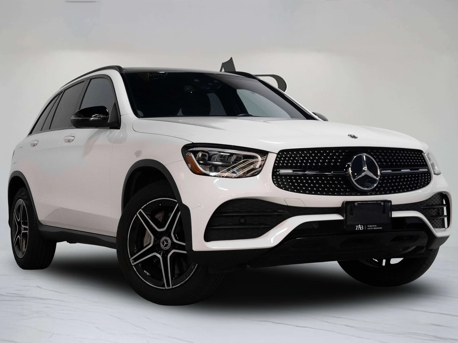 2020 Mercedes-Benz GLC 300, 2/28