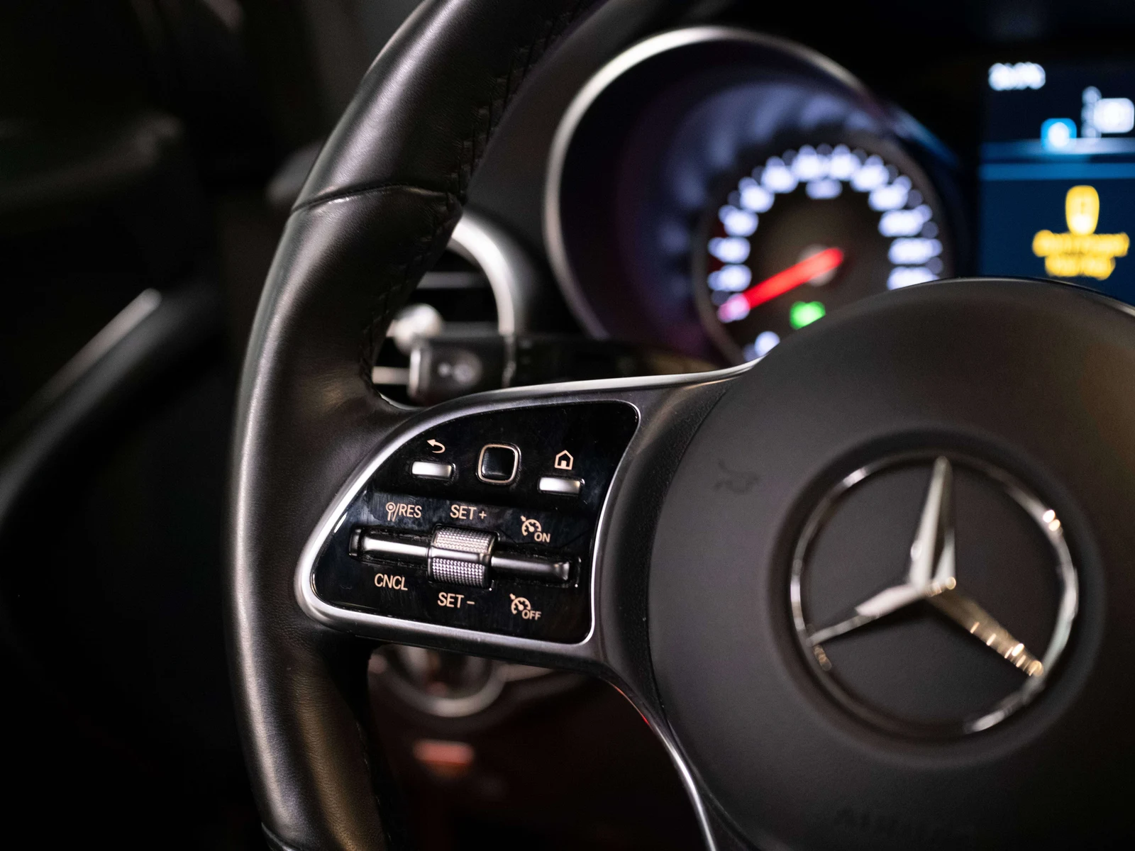 2020 Mercedes-Benz GLC 300, 10/28