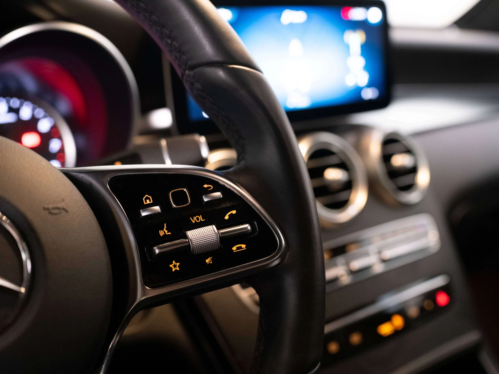 2020 Mercedes-Benz GLC 300, 11/28