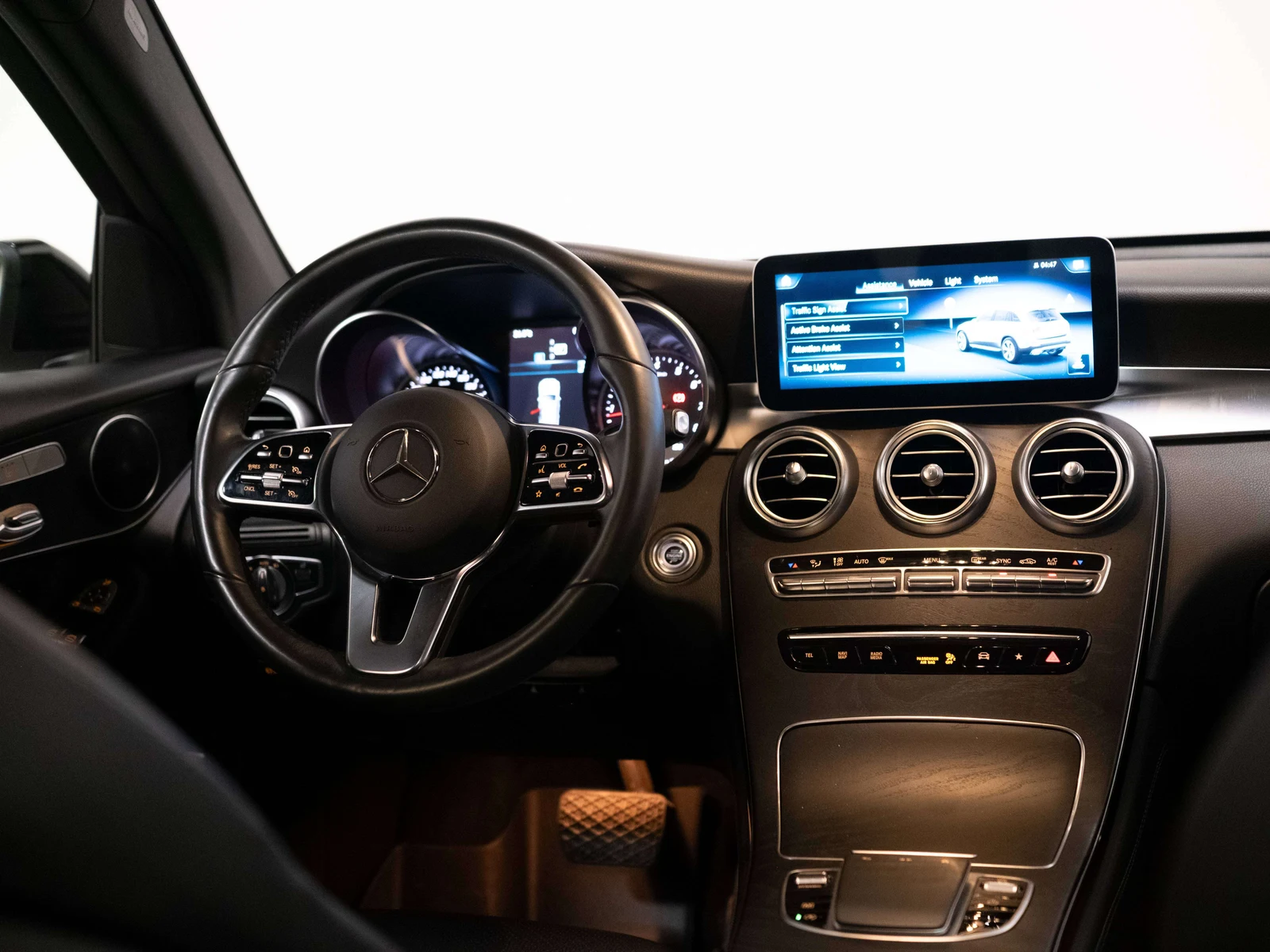 2020 Mercedes-Benz GLC 300, 16/28